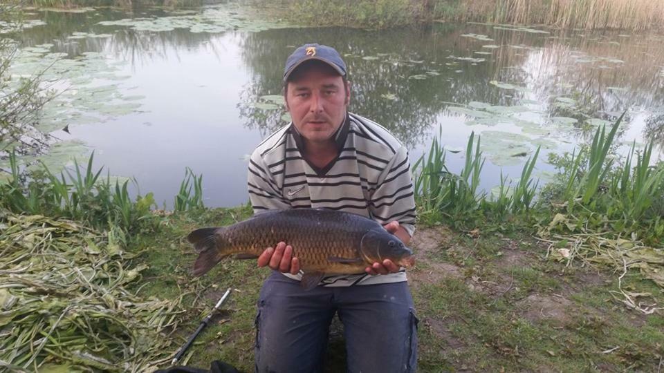 Marsh Water Ponds Fishery Villa Kidwelly ภายนอก รูปภาพ
